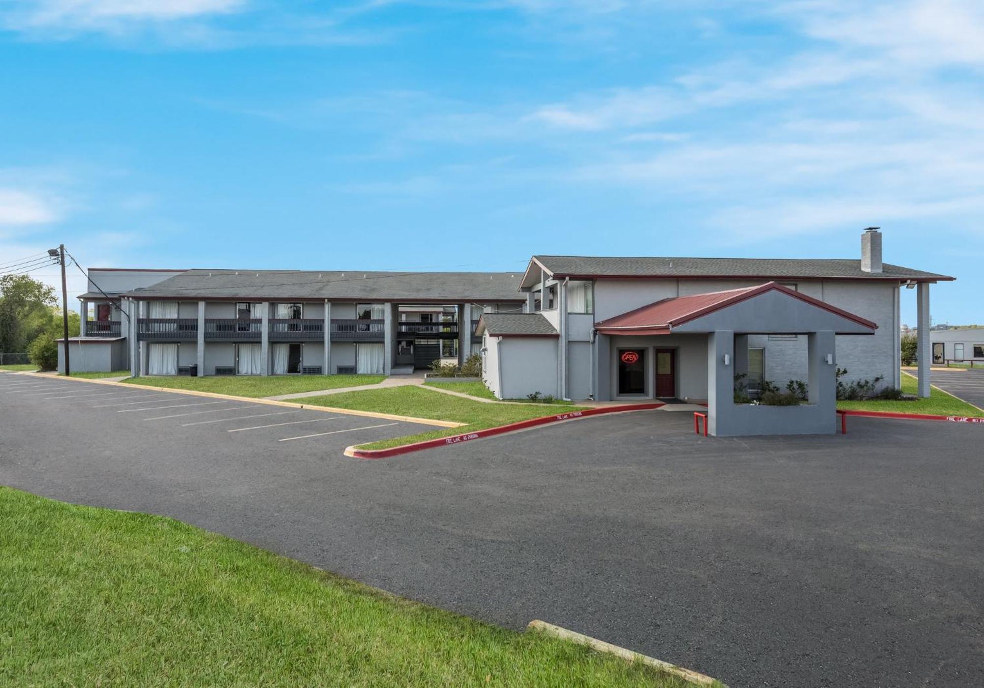 Red Roof Inn Madisonville 外观 照片