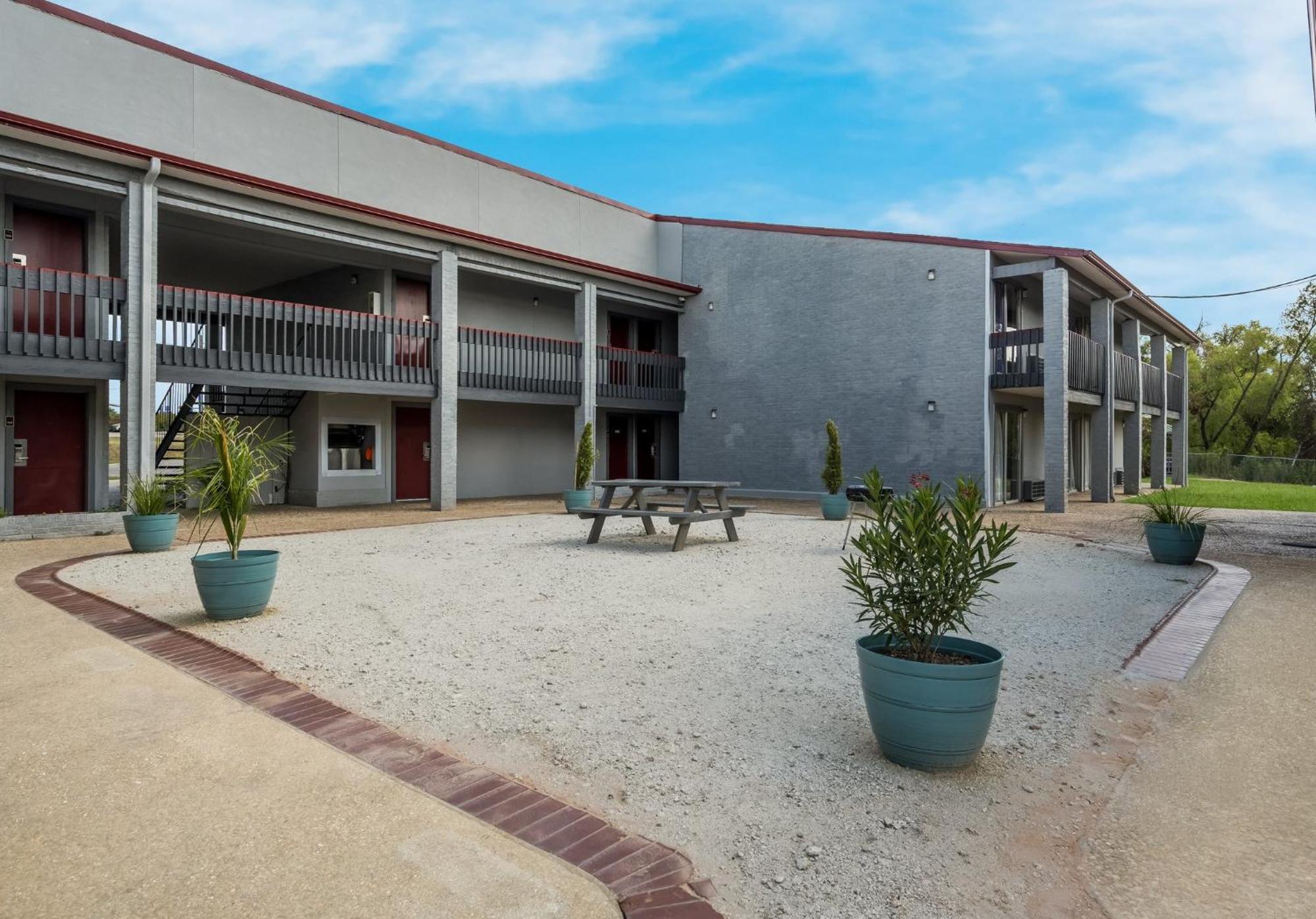 Red Roof Inn Madisonville 外观 照片